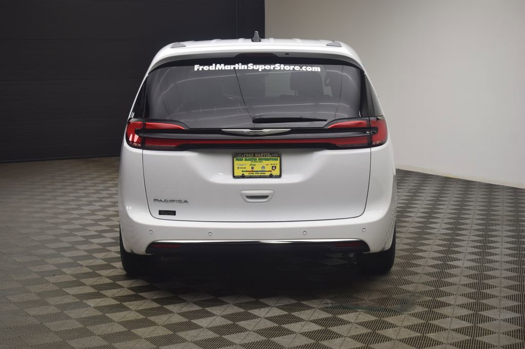 New 2025 Chrysler Pacifica Select image 11