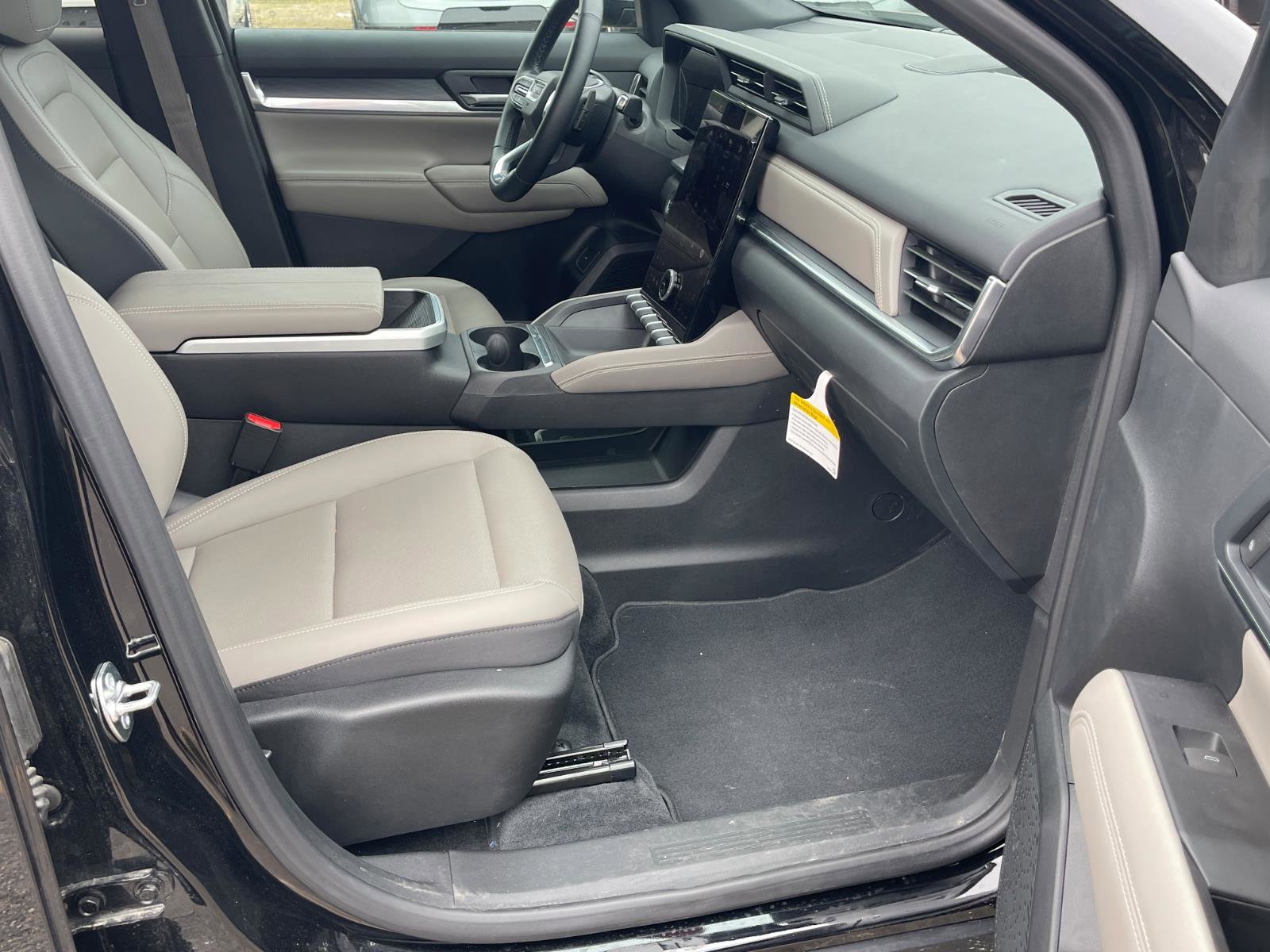 Certified 2025 GMC Terrain Elevation w/ Elevation Premium Package image 24