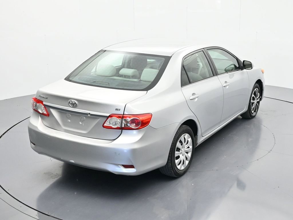 Used 2013 Toyota Corolla LE FWD image 30