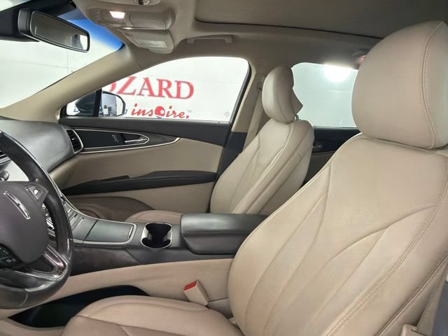 Used 2016 Lincoln MKX Reserve w/ Technology Package FWD image 11