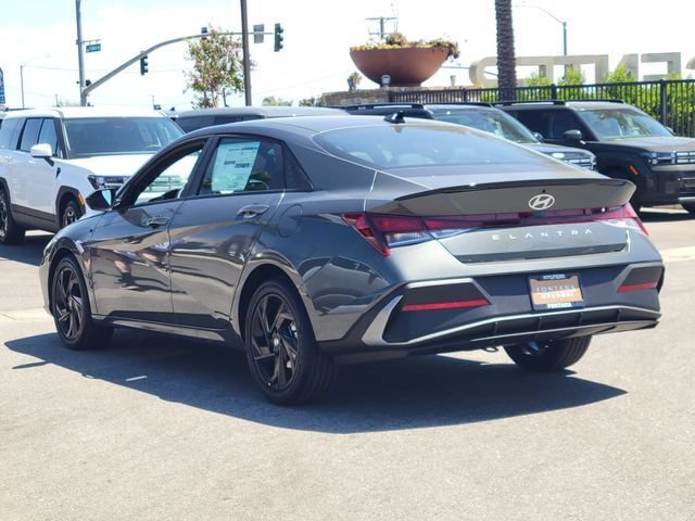 New 2026 Hyundai Elantra SEL Sport FWD image 3