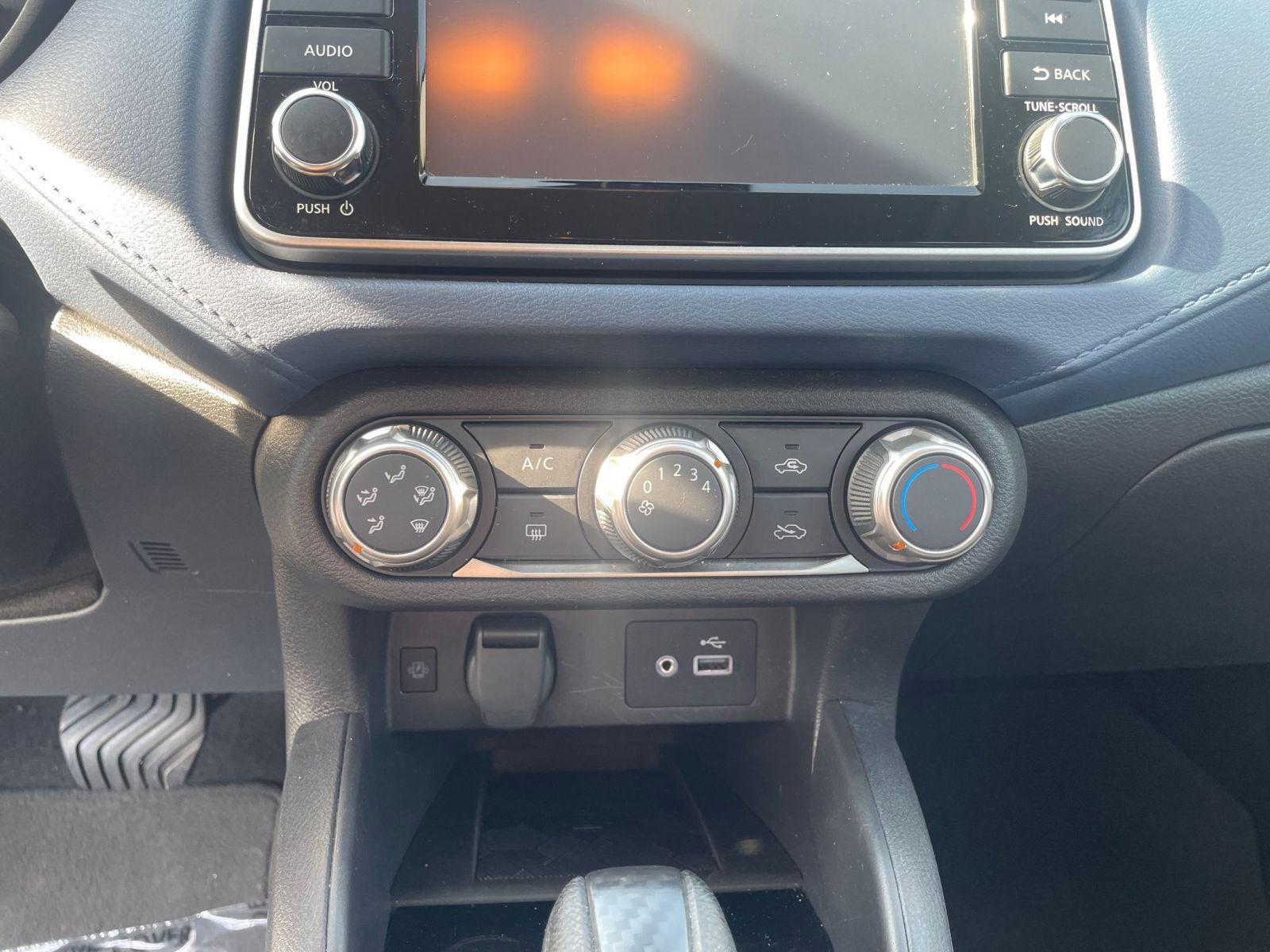 Used 2025 Nissan Versa SV FWD image 17