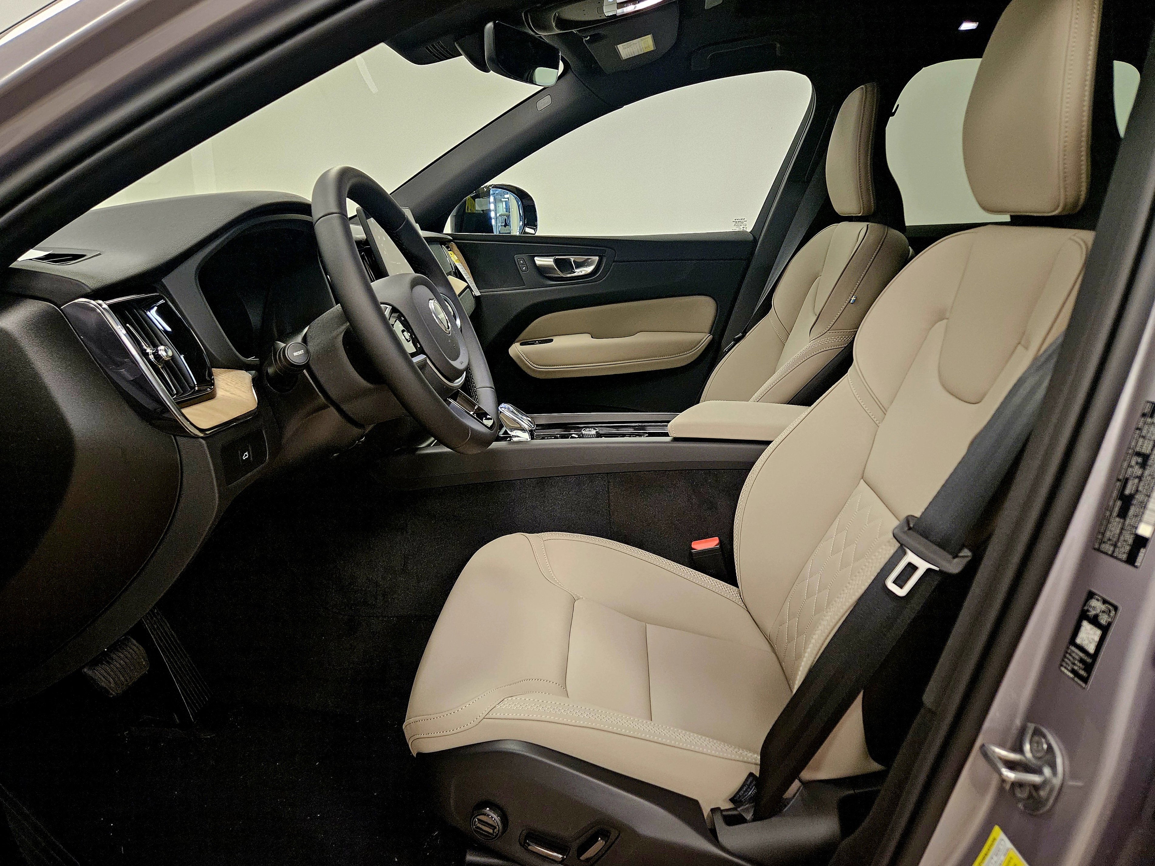 New 2026 Volvo XC60 B5 Core image 10