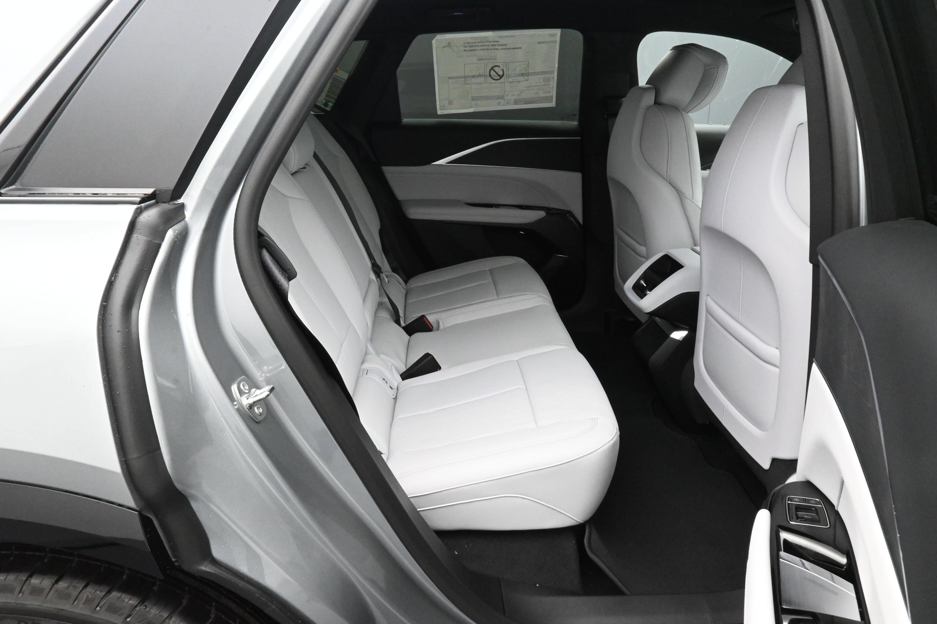 New 2026 Cadillac Lyriq Luxury w/ LPO, Floor Liner Package AWD/4WD image 12