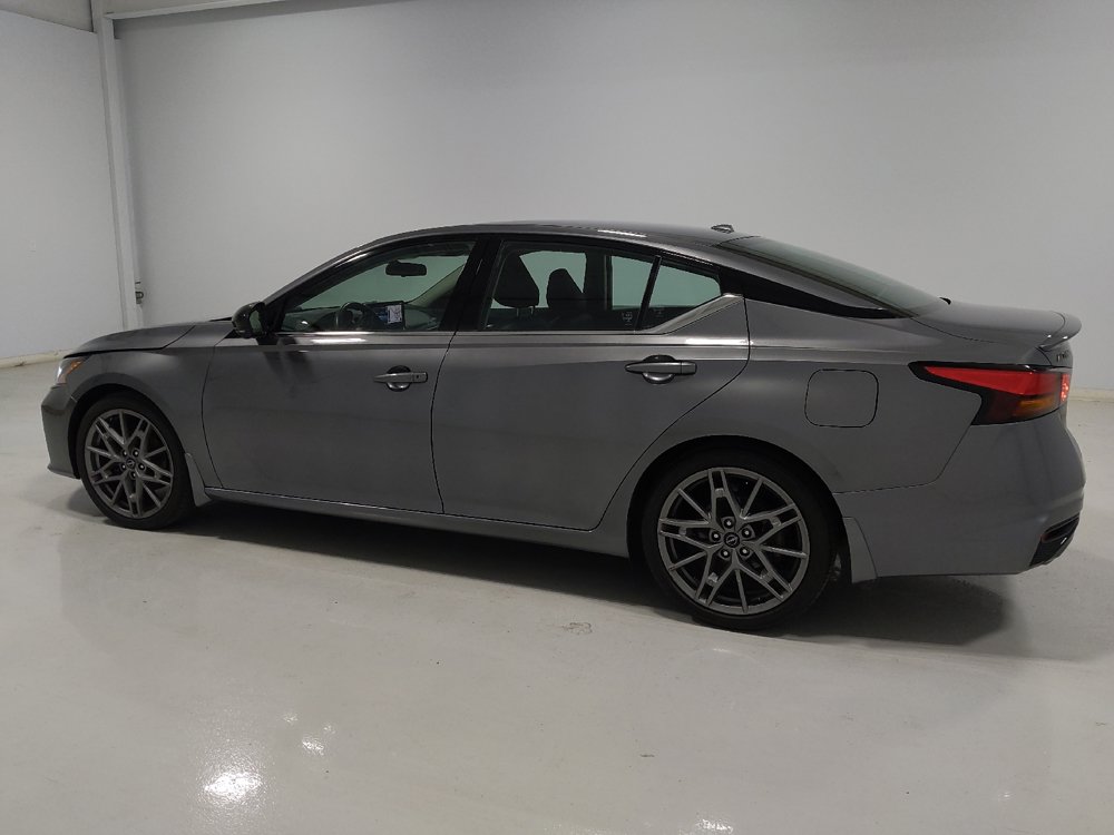 Used 2024 Nissan Altima 2.0 SR FWD image 3