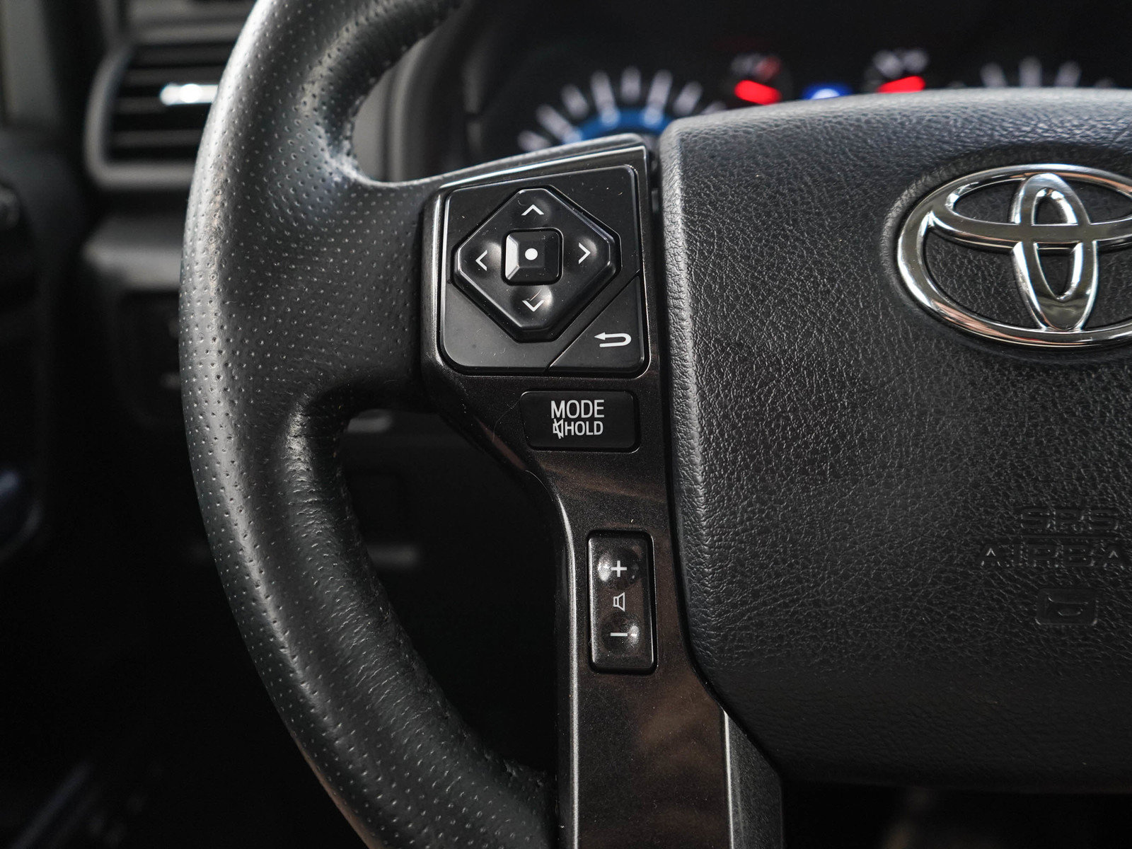 Used 2019 Toyota 4Runner Limited AWD/4WD image 25