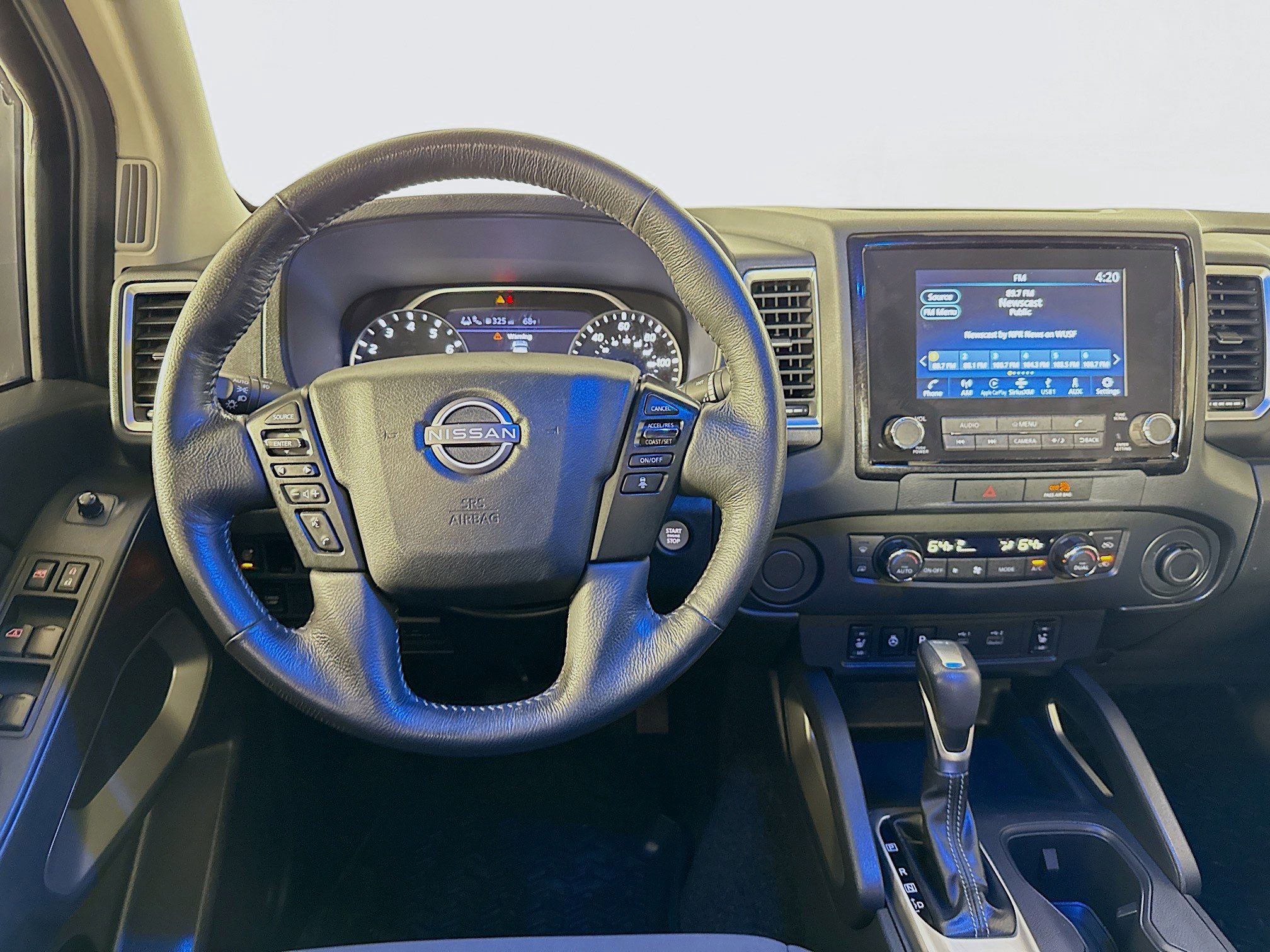 Used 2022 Nissan Frontier SV image 26