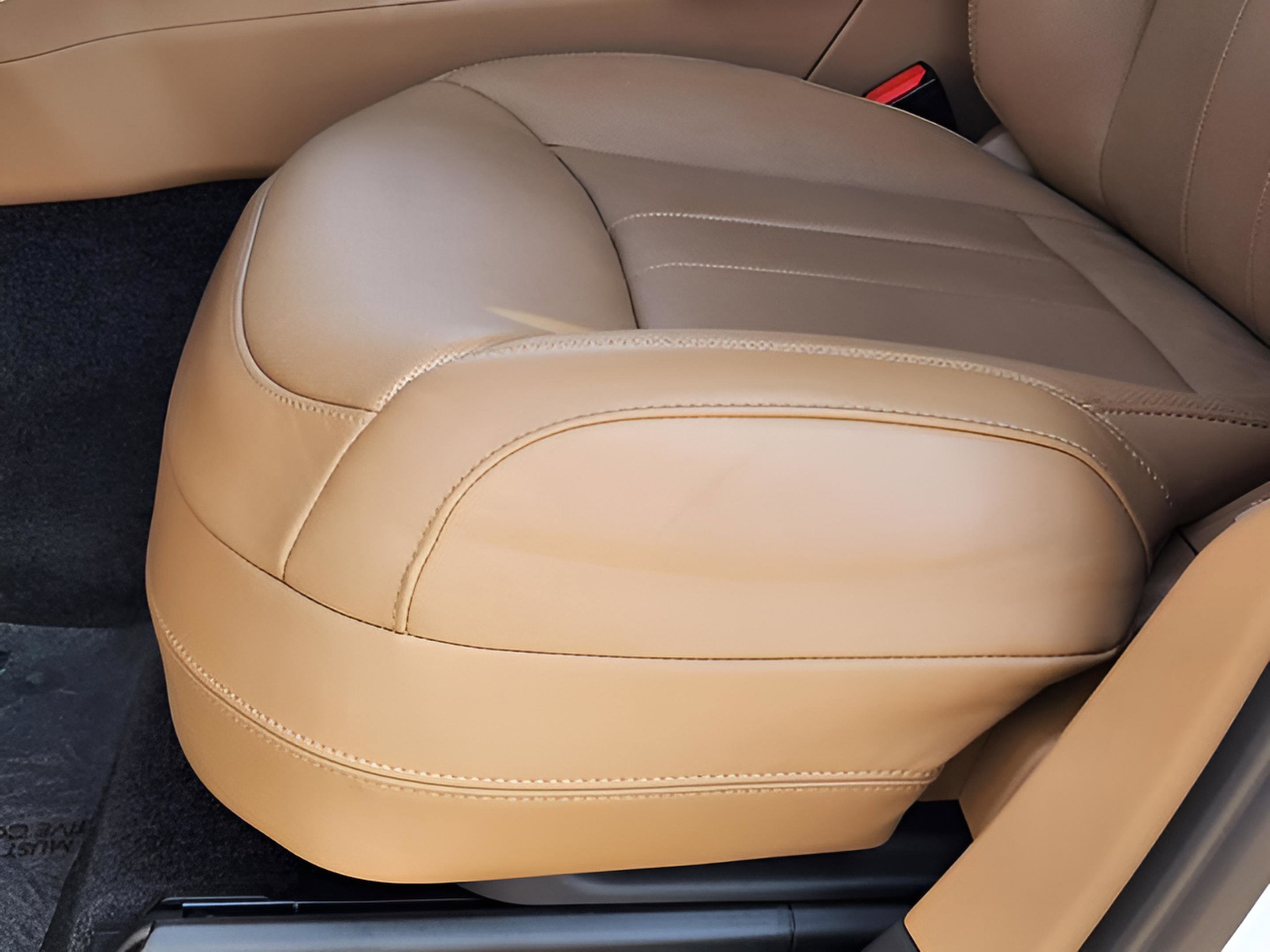 Certified 2025 Land Rover Range Rover SE image 20