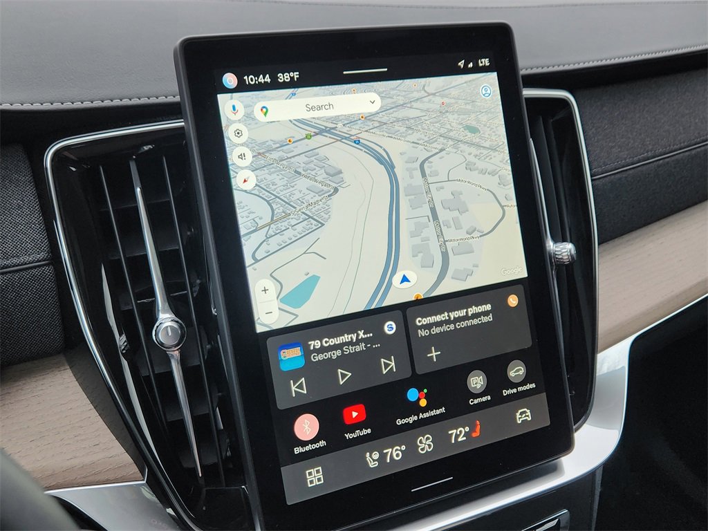 Used 2025 Volvo XC90 B6 Core w/ Protection Package Premier image 11