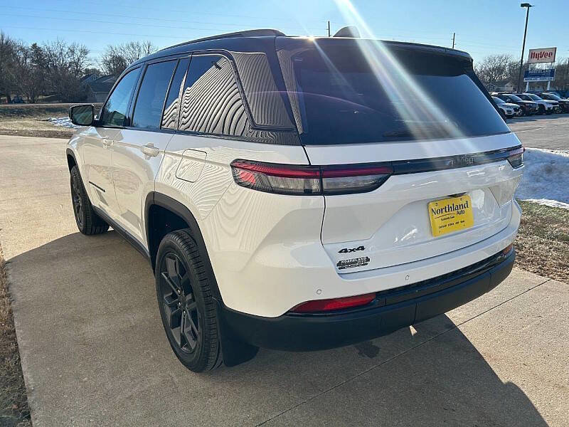 New 2025 Jeep Grand Cherokee Limited w/ Trailer Tow Package image 5