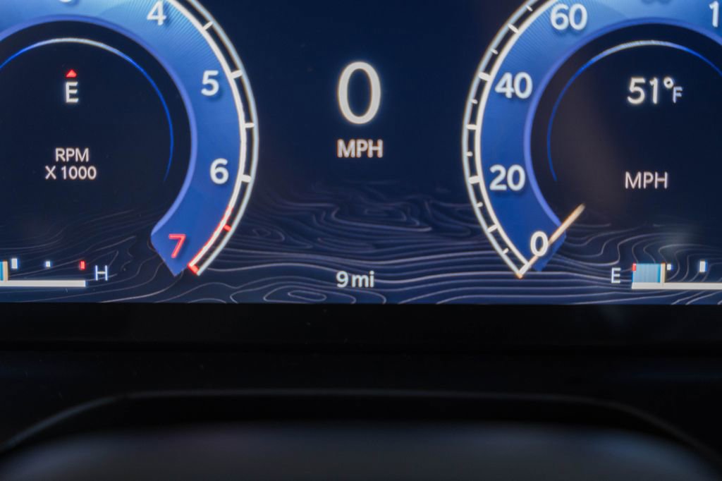 New 2025 Jeep Grand Cherokee Altitude image 40