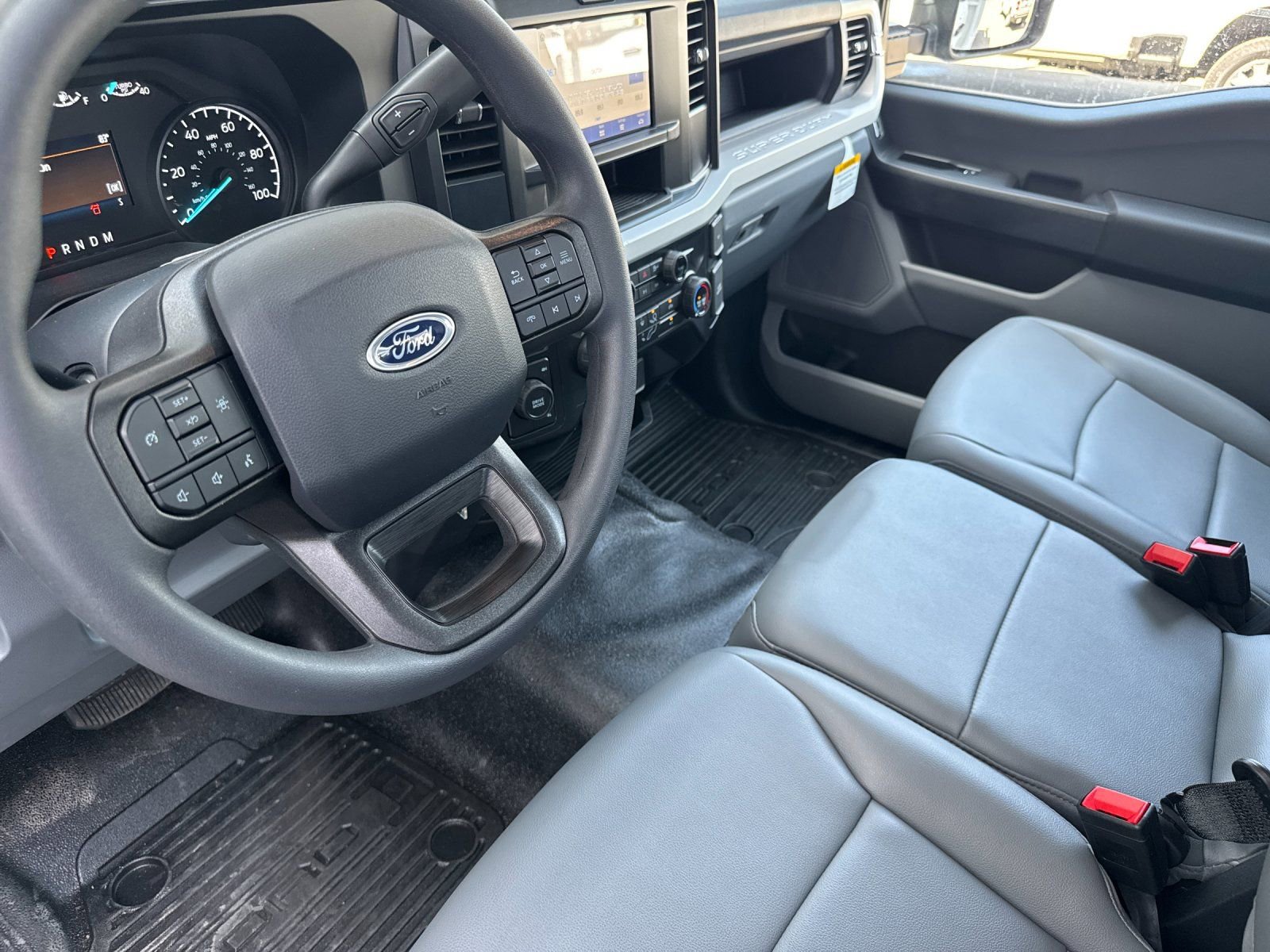 New 2025 Ford F550 4x4 Regular Cab Super Duty image 9