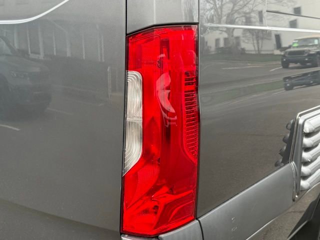 Used 2022 Mercedes-Benz Sprinter 4500 w/ Parking Package image 17