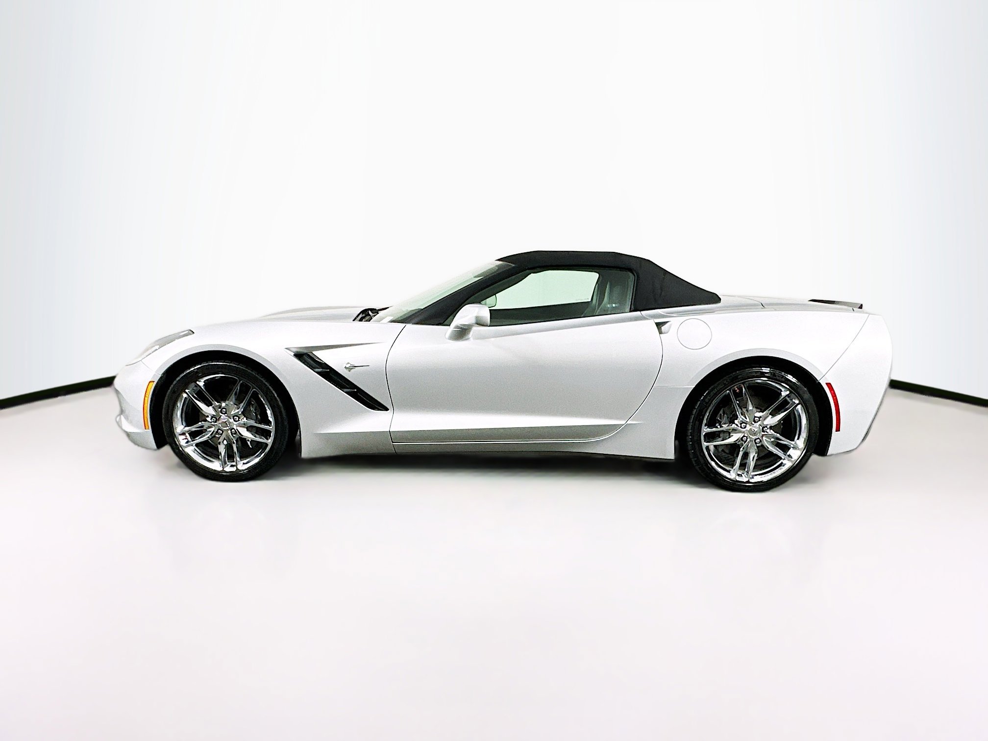 Used 2018 Chevrolet Corvette Stingray Convertible w/ 3LT Preferred Equipment Group image 4