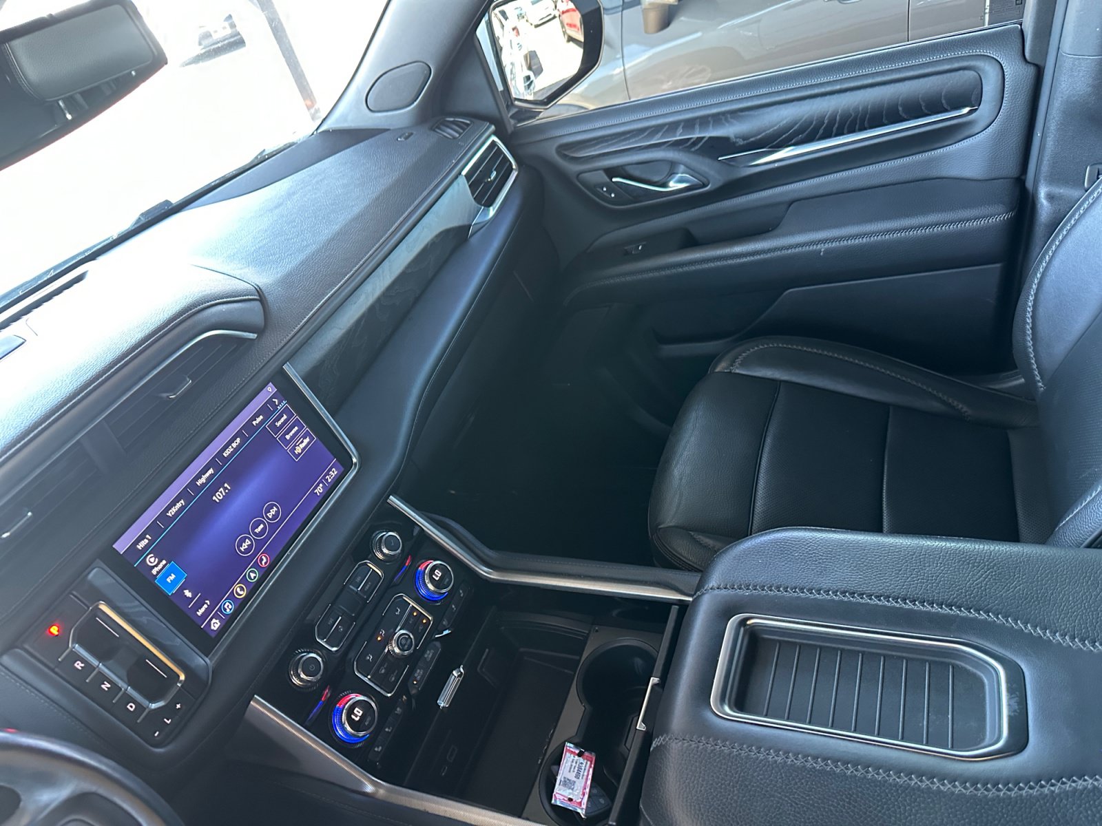 Used 2021 GMC Yukon XL Denali AWD/4WD image 23