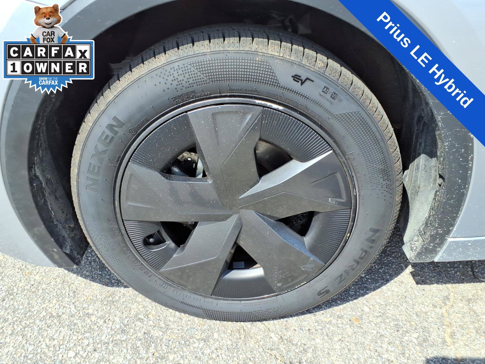 Used 2024 Toyota Prius LE FWD image 10