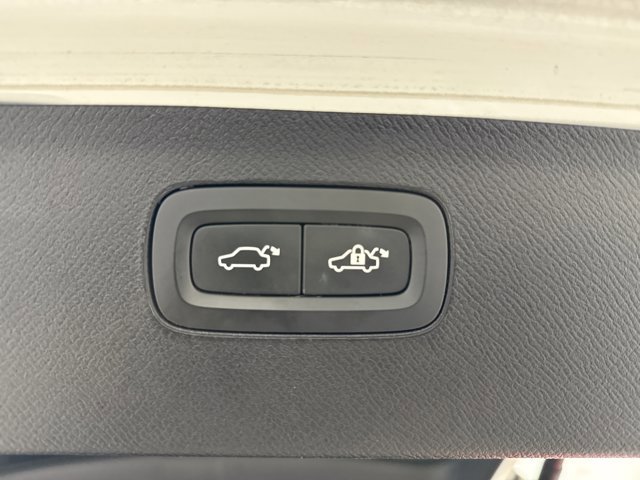 Used 2020 Volvo XC90 T6 Inscription w/ Protection Package Premier image 32