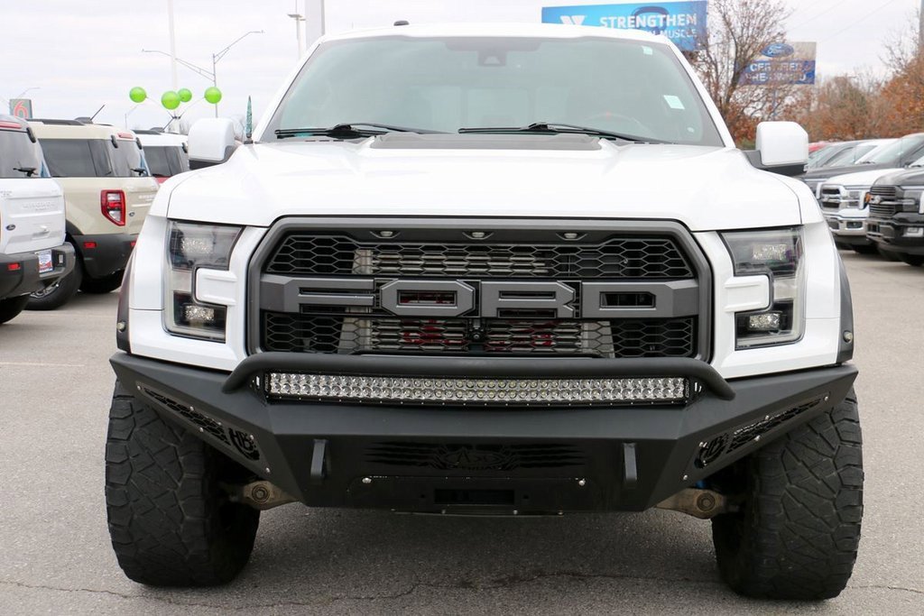 Used 2018 Ford F150 Raptor w/ Equipment Group 802A Luxury image 3