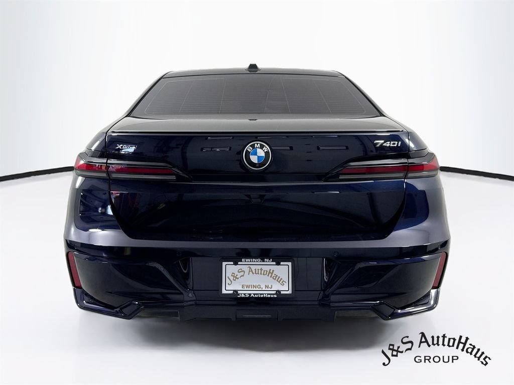Used 2024 BMW 740i xDrive AWD/4WD image 6