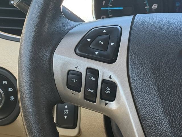 Used 2016 Ford Taurus SEL image 11