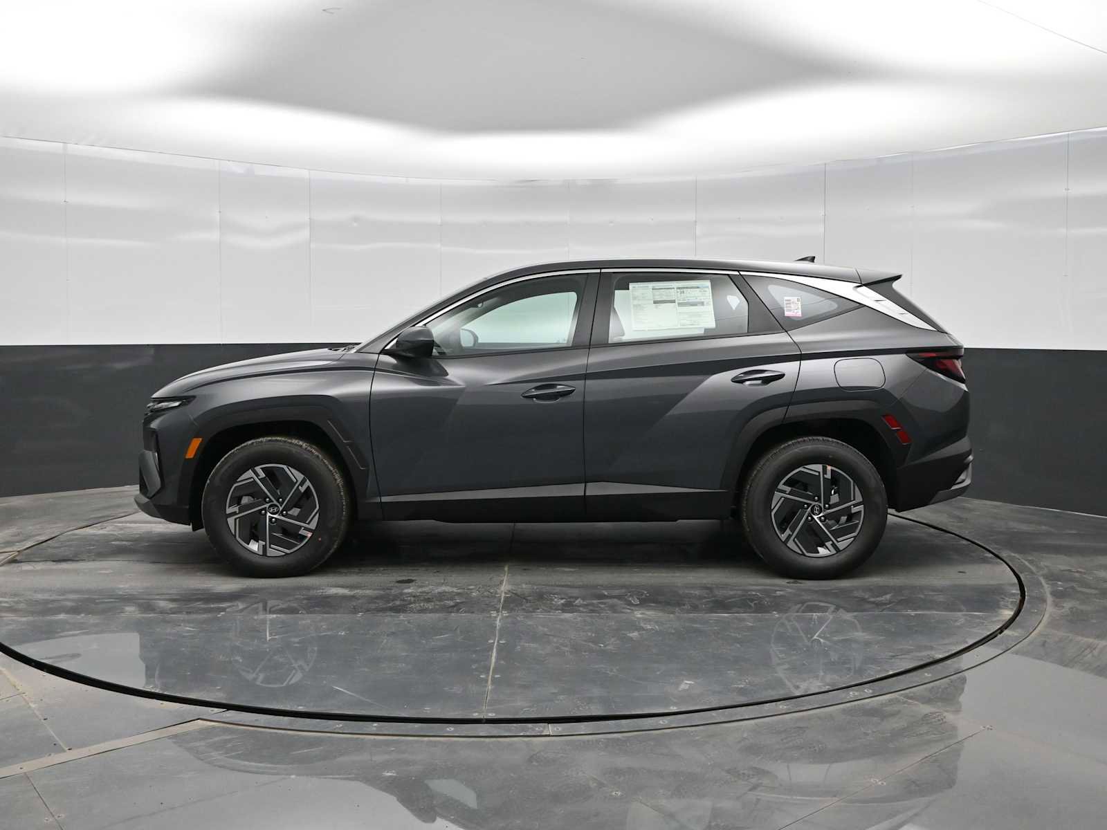 New 2026 Hyundai Tucson Blue SE image 5