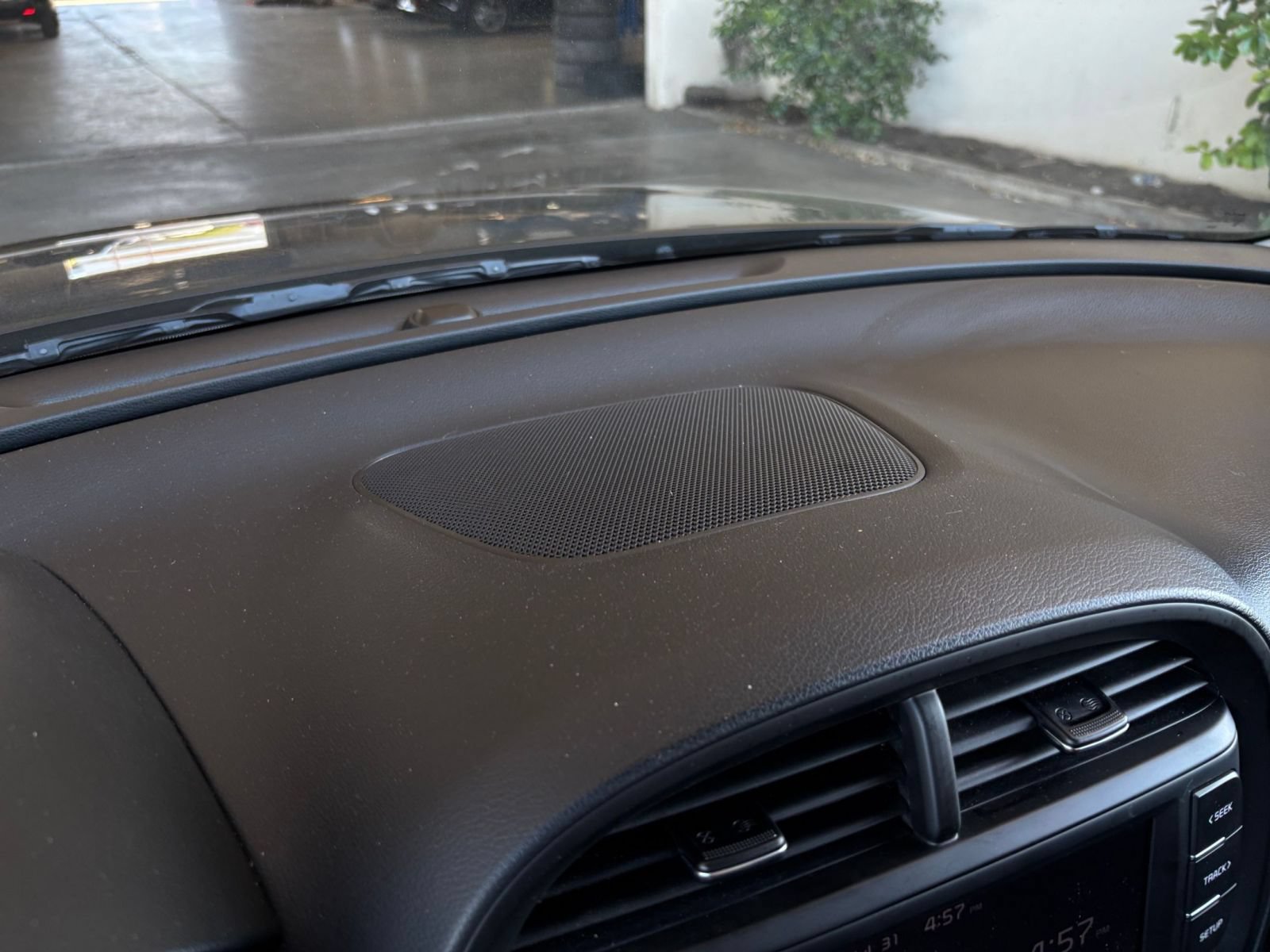 Used 2025 Kia Soul LX w/ LX Technology Package FWD image 17