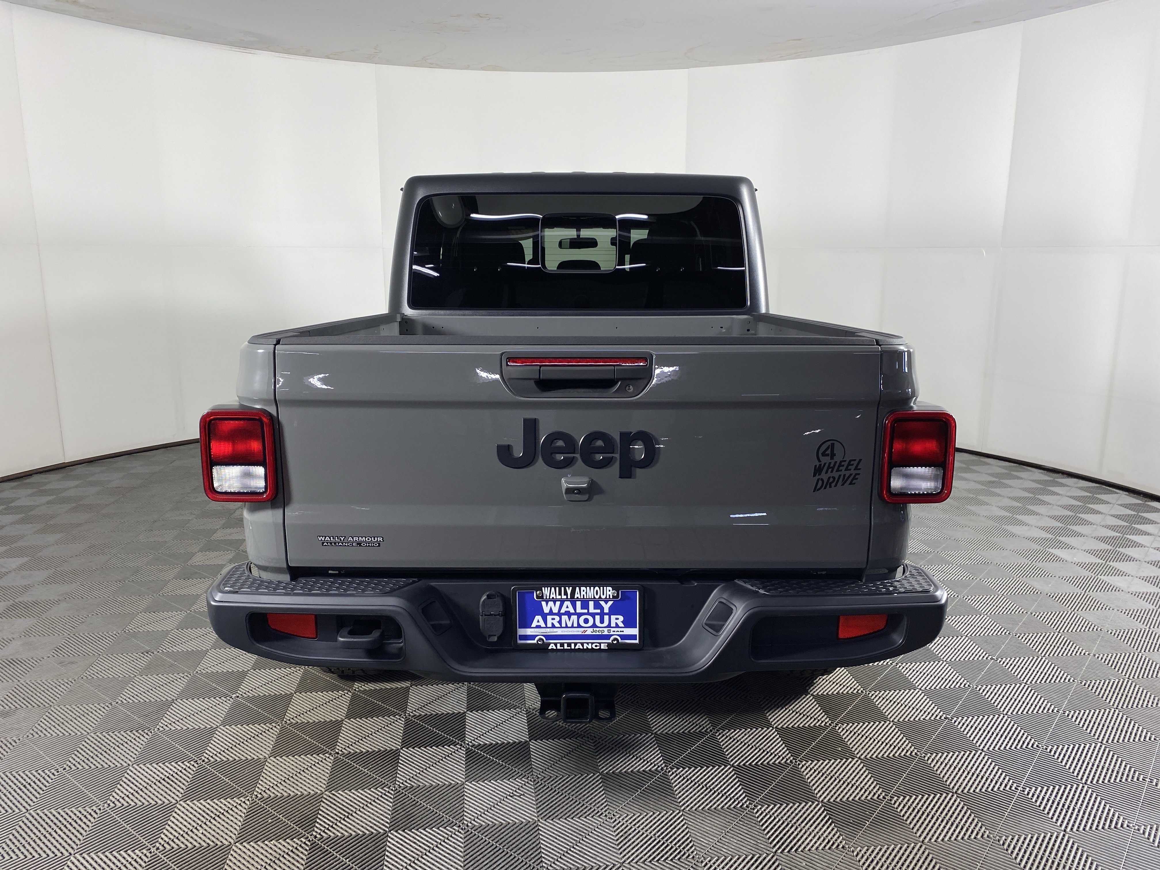 Used 2022 Jeep Gladiator Willys AWD/4WD image 8