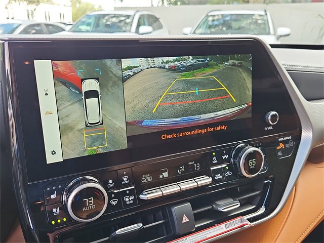 Used 2025 Toyota Highlander Platinum image 19