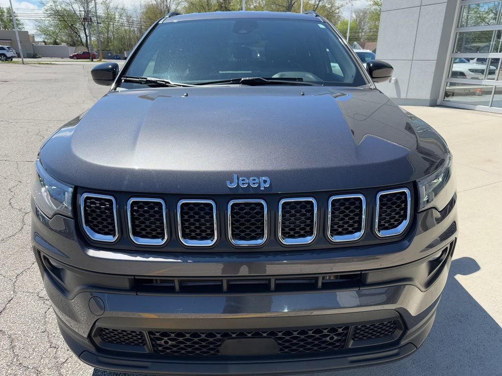 Used 2023 Jeep Compass Latitude w/ Convenience Group image 11