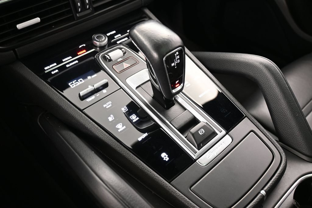 Certified 2022 Porsche Cayenne Platinum Edition AWD/4WD image 22
