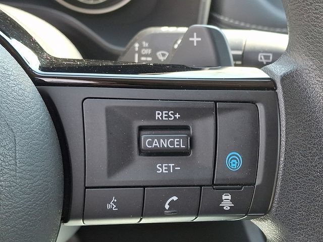 Used 2023 Nissan Rogue SV AWD/4WD image 21