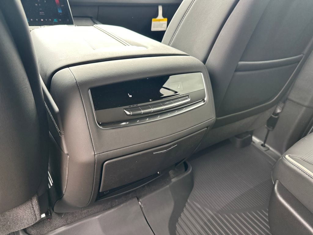 New 2026 Cadillac Escalade ESV Luxury w/ LPO, Floor Liner Package AWD/4WD image 25