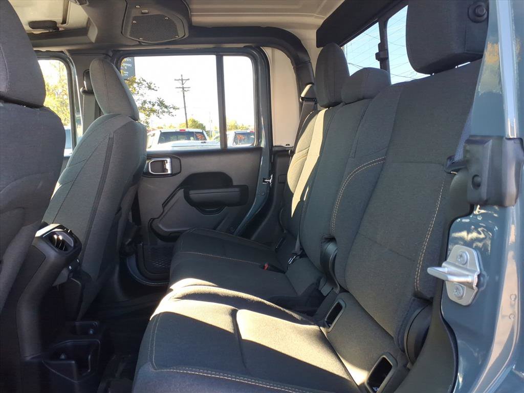 Used 2024 Jeep Gladiator Sport image 10