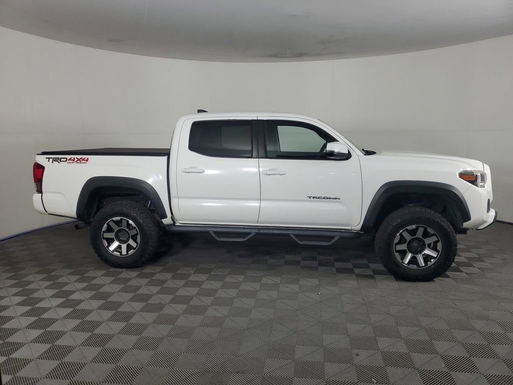 Used 2019 Toyota Tacoma TRD Off-Road image 3
