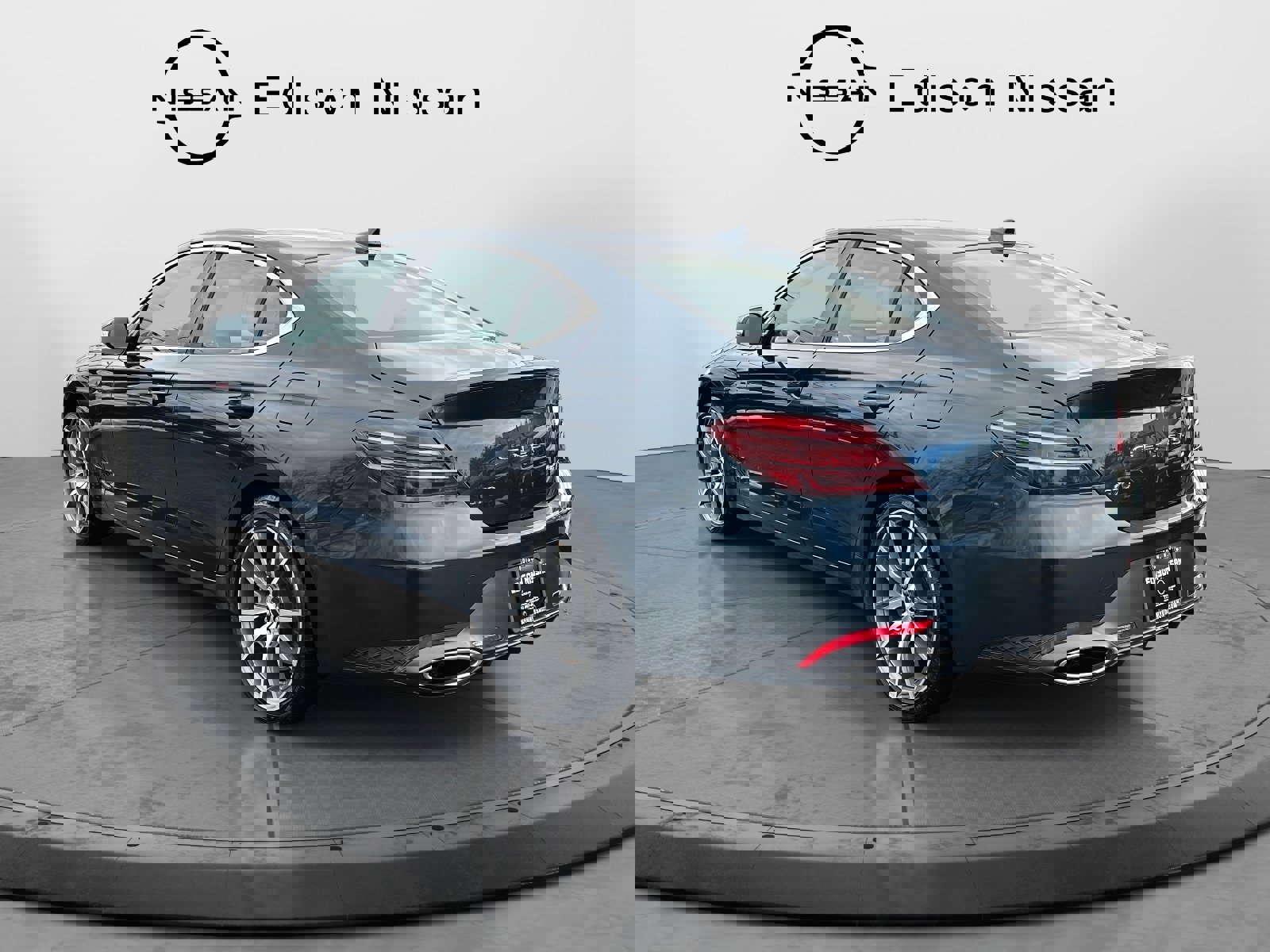 Used 2024 Genesis G70 2.5T image 5