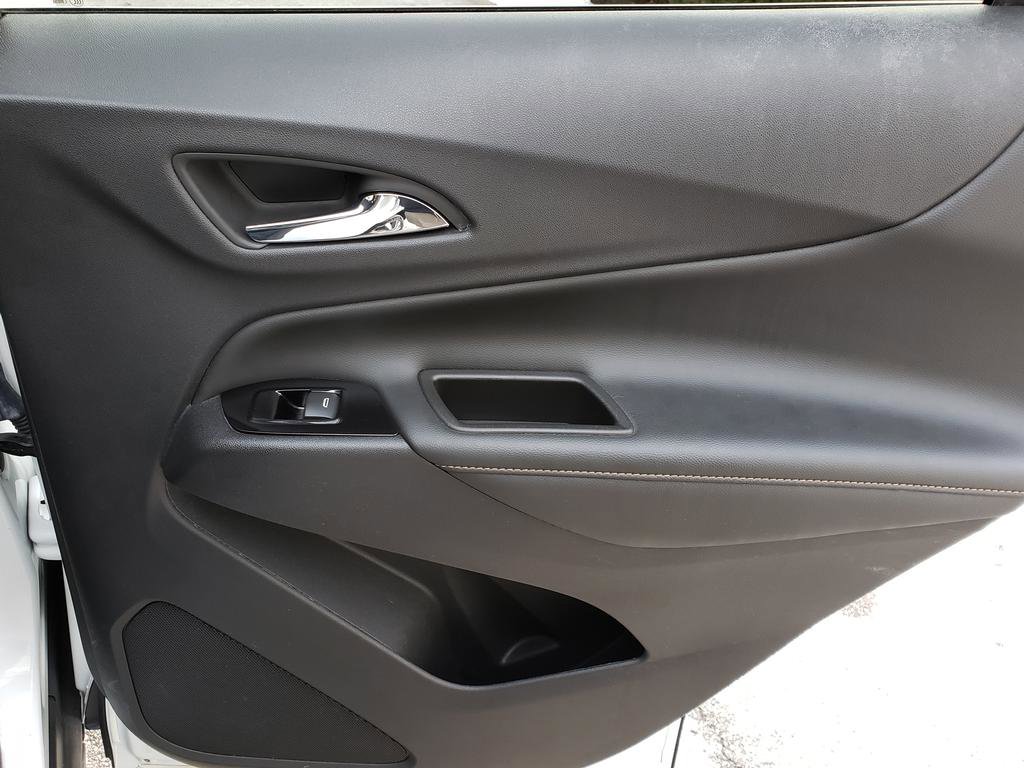 Used 2022 Chevrolet Equinox Premier w/ LPO, Floor Liner Package AWD/4WD image 16