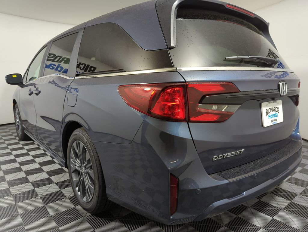 New 2026 Honda Odyssey Touring image 3