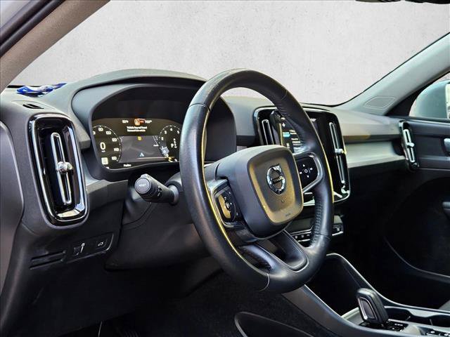 Used 2020 Volvo XC40 T5 Momentum AWD/4WD image 10