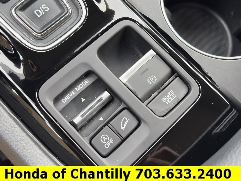 Certified 2024 Honda Pilot Touring image 18