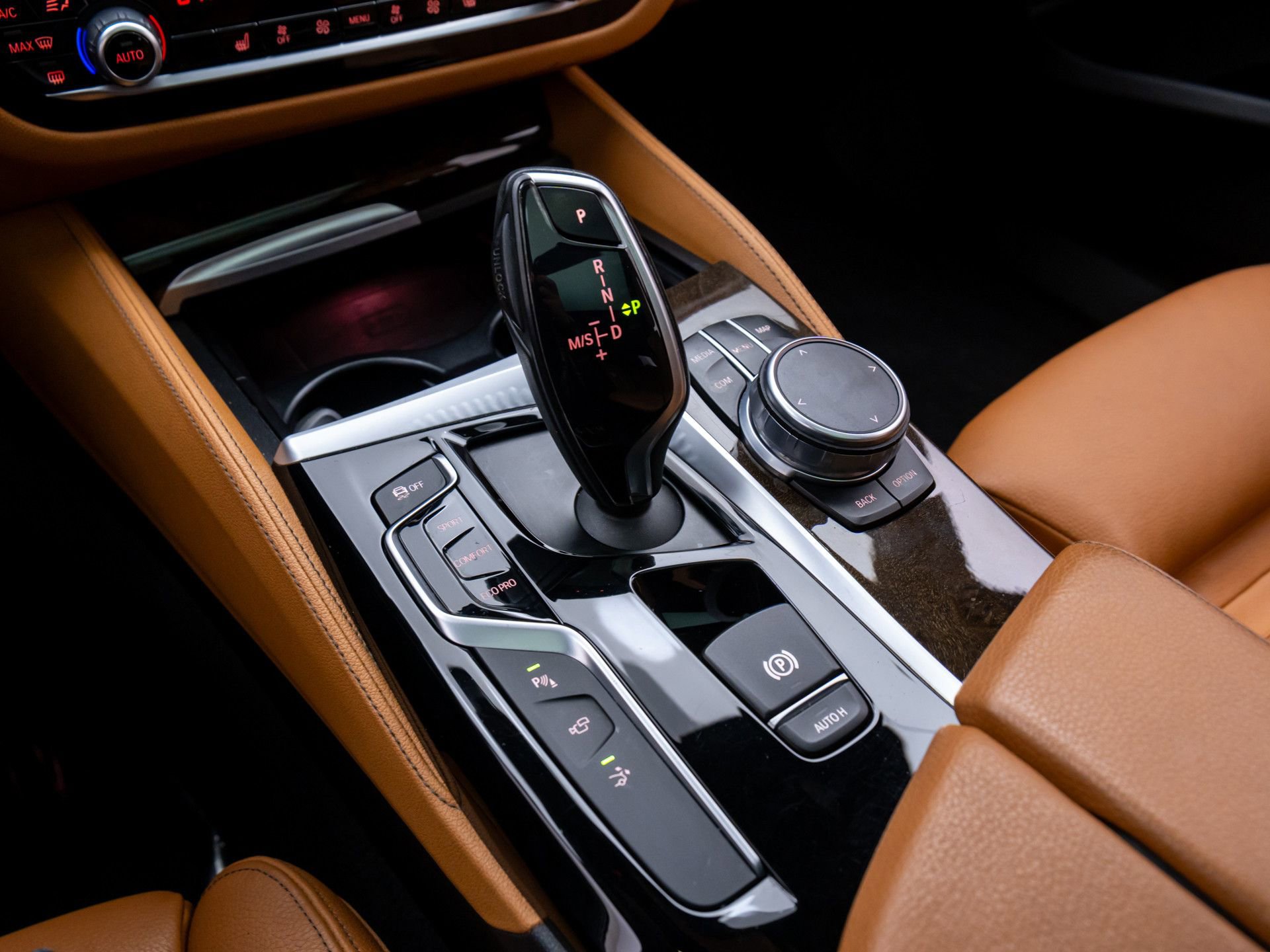 Used 2018 BMW 640i Gran Turismo xDrive image 31