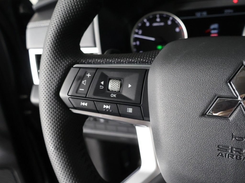 New 2026 Mitsubishi Outlander SE FWD image 40