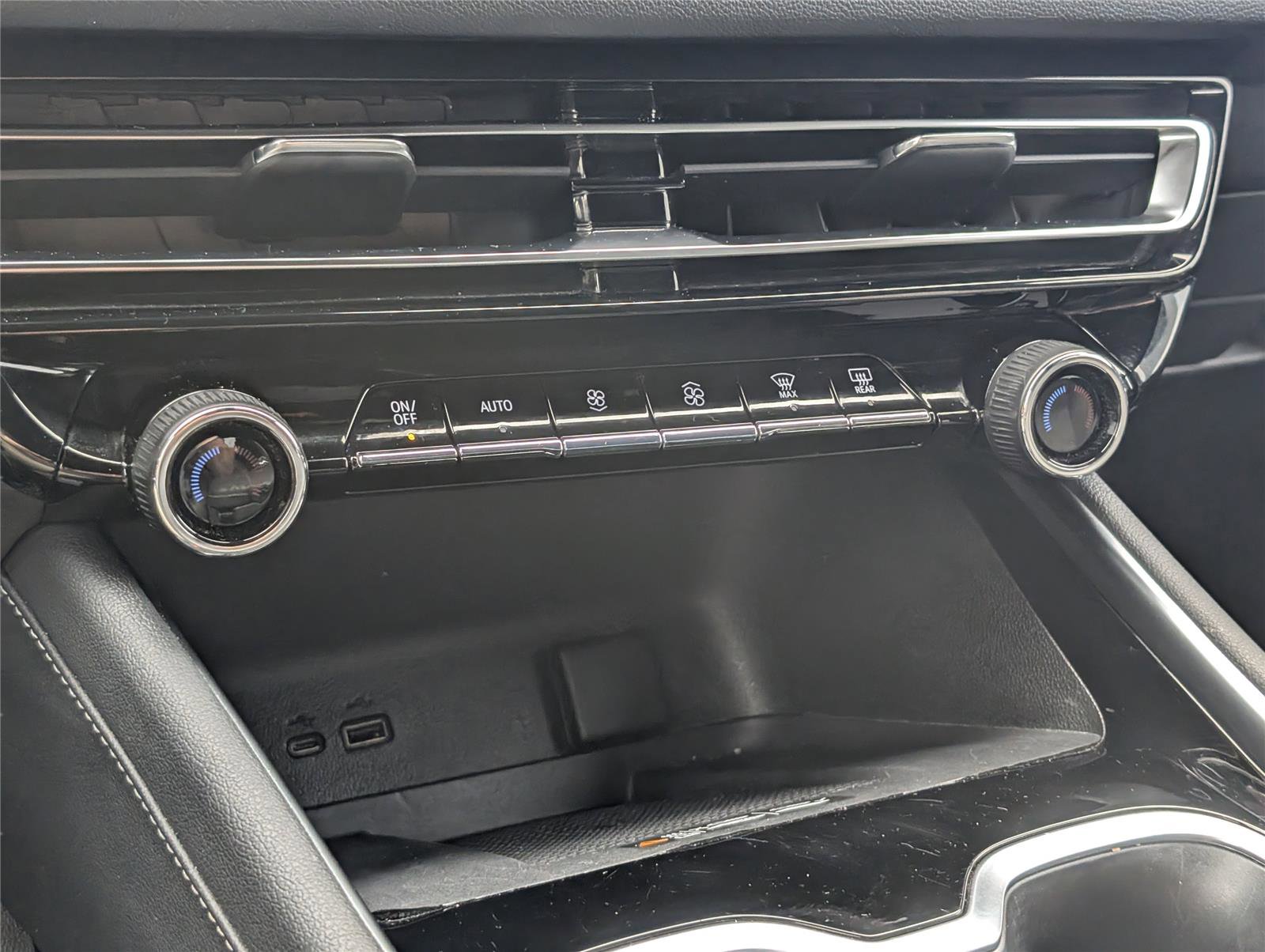 Used 2024 Chevrolet Traverse LT image 18