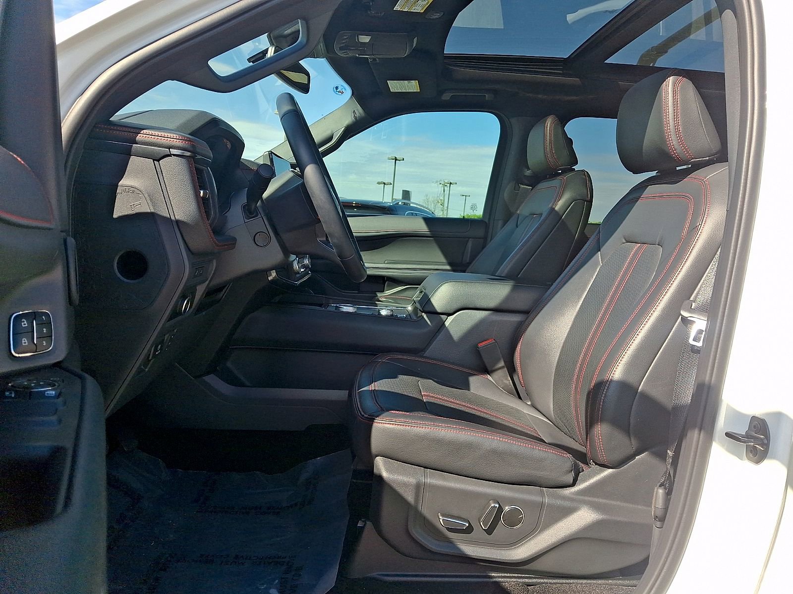 Used 2023 Ford Expedition Limited image 13