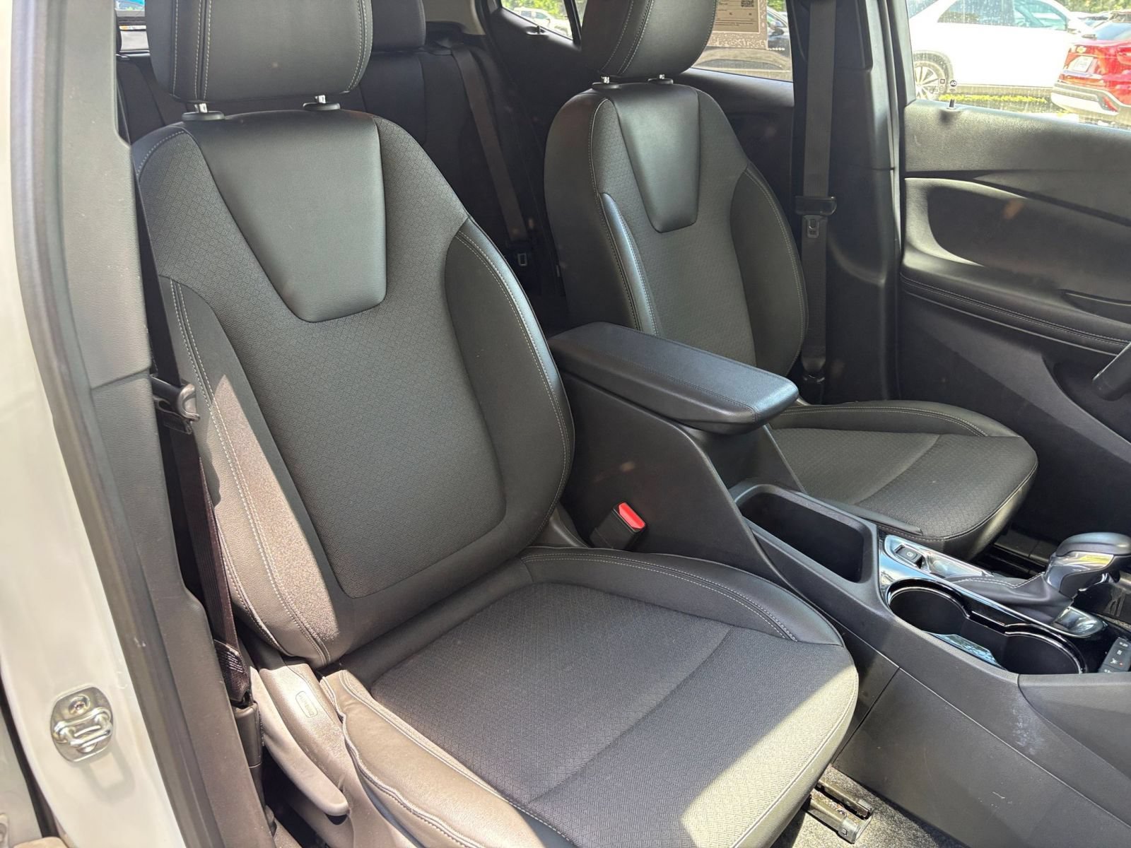 Used 2025 Buick Encore GX Preferred AWD/4WD image 34