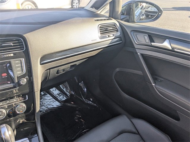 Used 2015 Volkswagen Golf TDI S image 16