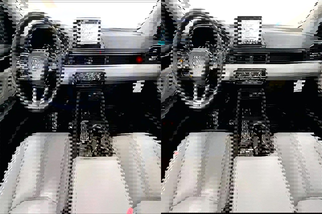 Used 2024 Honda Pilot Touring image 15