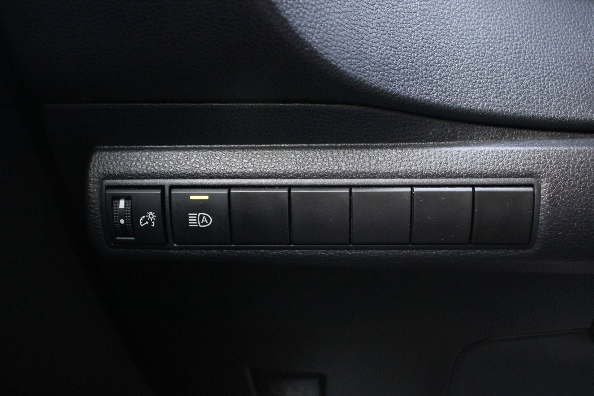 Used 2025 Toyota Corolla SE FWD image 23