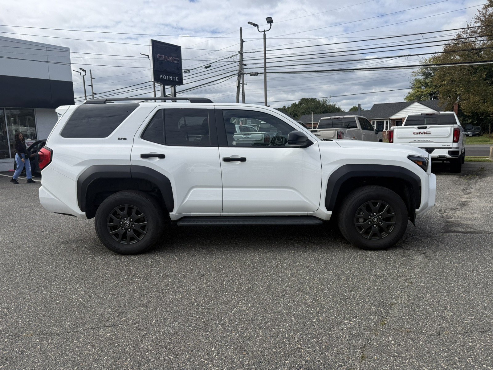 Used 2025 Toyota 4Runner SR5 AWD/4WD image 2