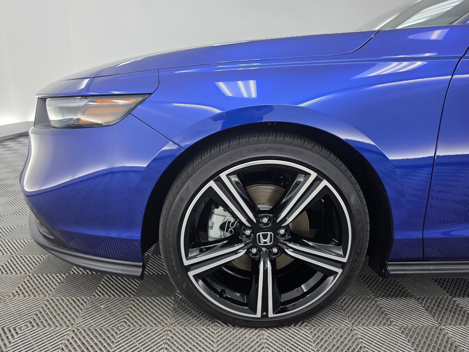 Used 2025 Honda Accord Sport image 27