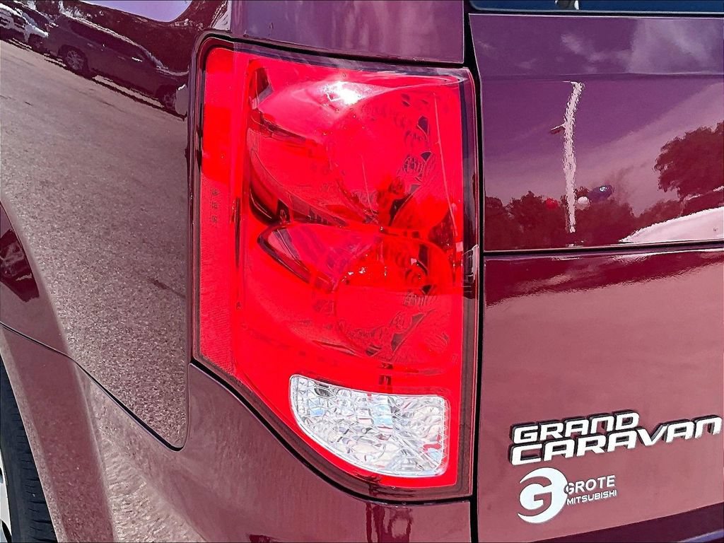 Used 2019 Dodge Grand Caravan SE FWD image 31